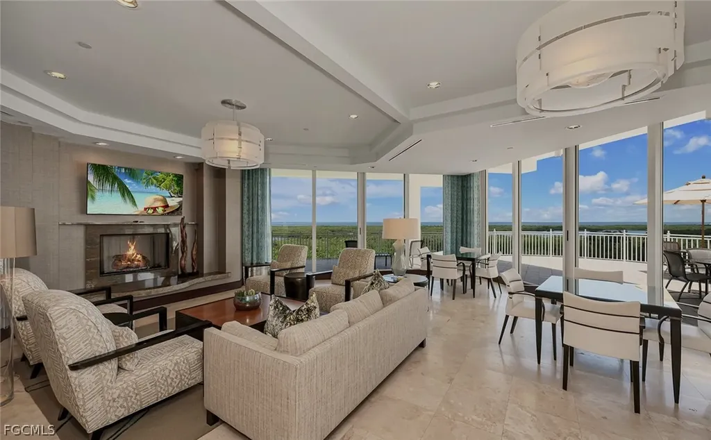 13675 Vanderbilt Drive Naples FL 34110