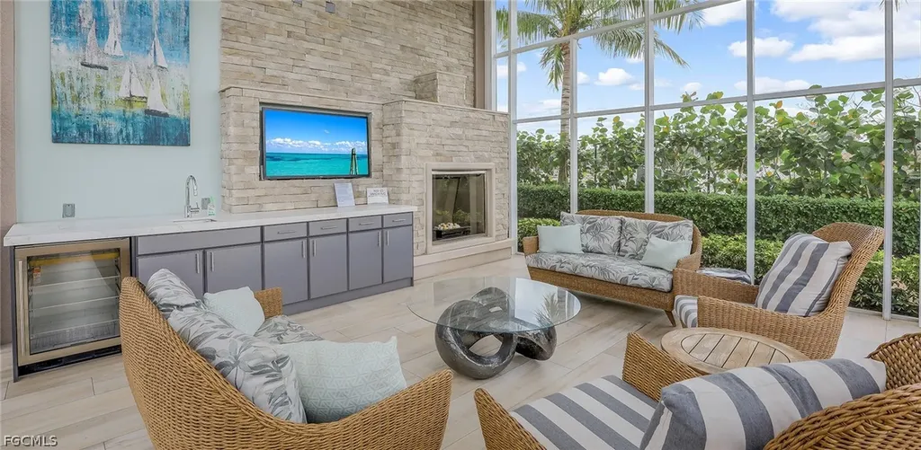 13675 Vanderbilt Drive Naples FL 34110