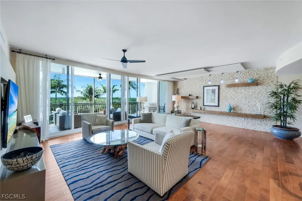 13675 Vanderbilt Drive Naples FL 34110