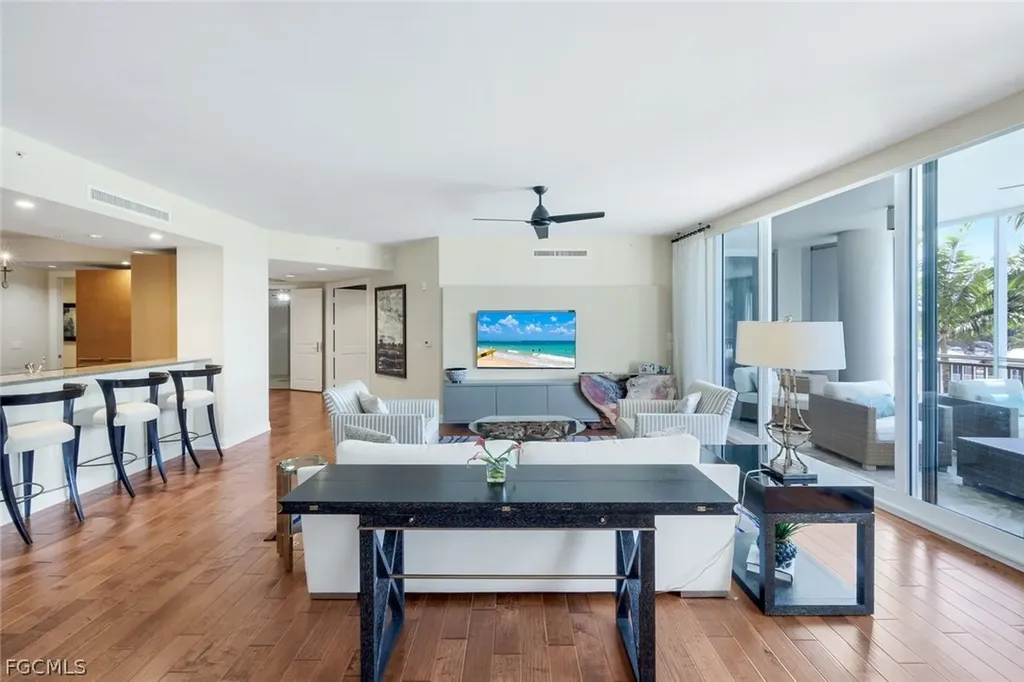 13675 Vanderbilt Drive Naples FL 34110