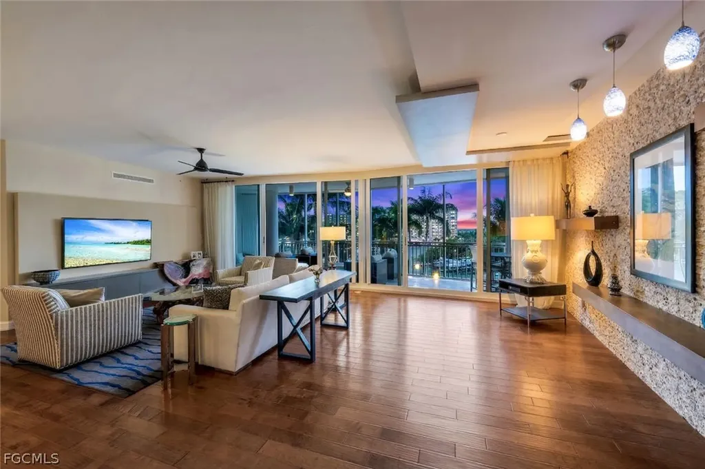 13675 Vanderbilt Drive Naples FL 34110