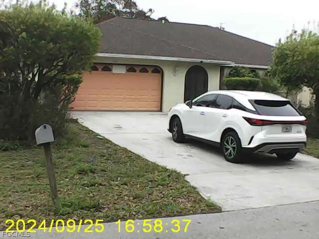 100 Sebring Circle Lehigh Acres FL 33936