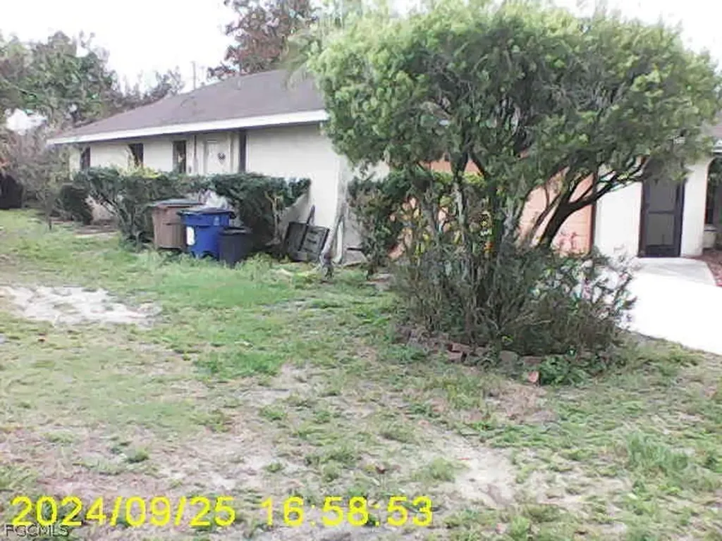 100 Sebring Circle Lehigh Acres FL 33936