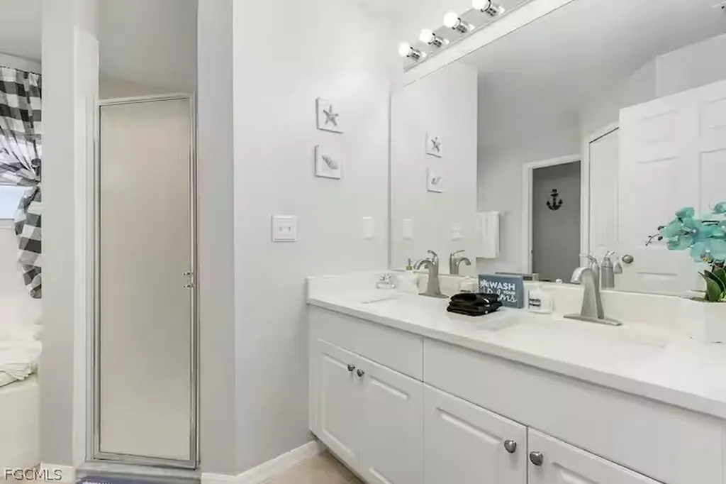 2705 SW 11th Place Cape Coral FL 33914