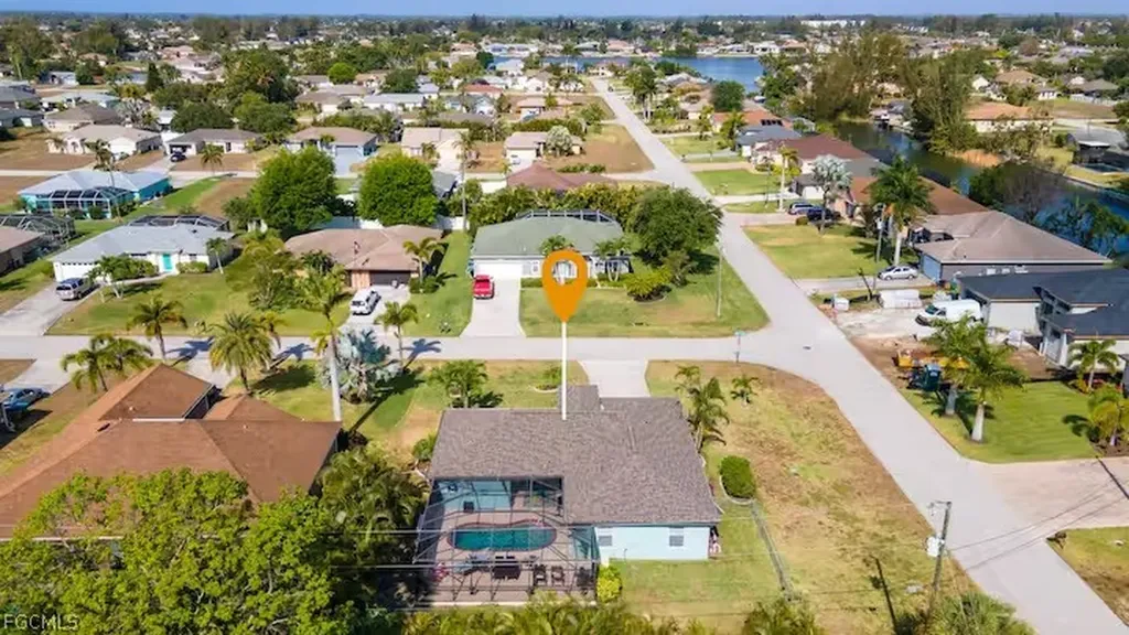 2705 SW 11th Place Cape Coral FL 33914