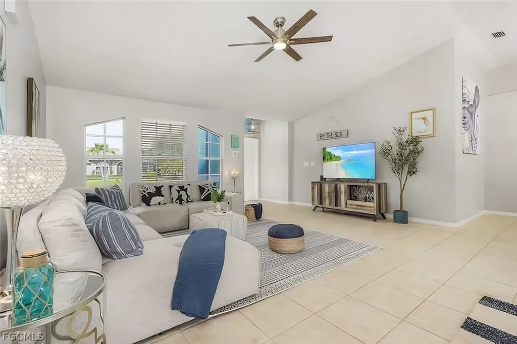 2705 SW 11th Place Cape Coral FL 33914