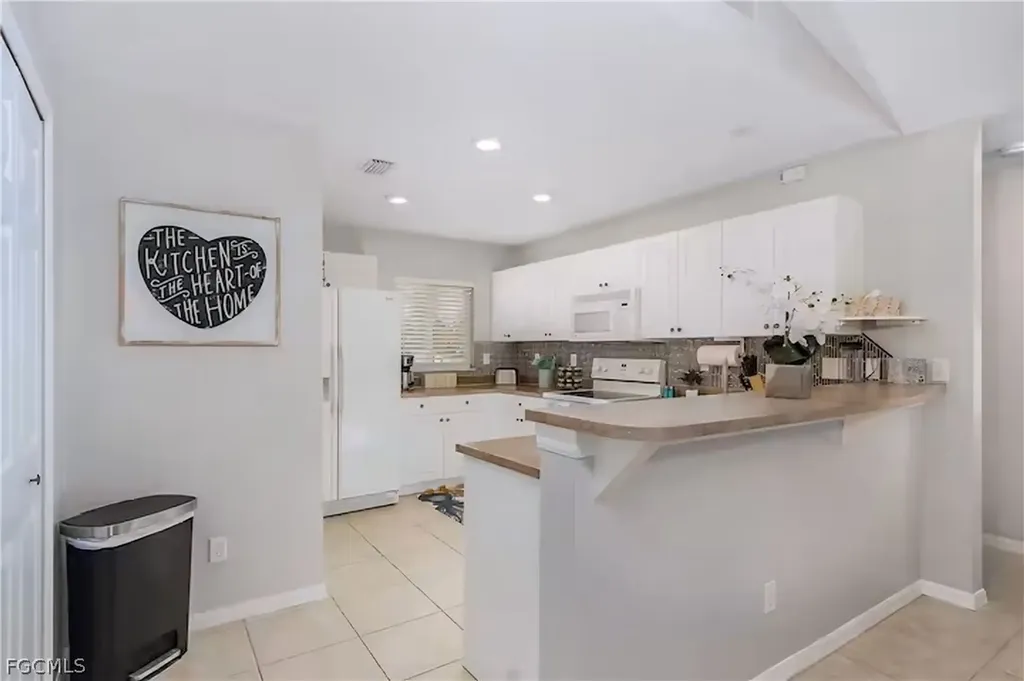 2705 SW 11th Place Cape Coral FL 33914