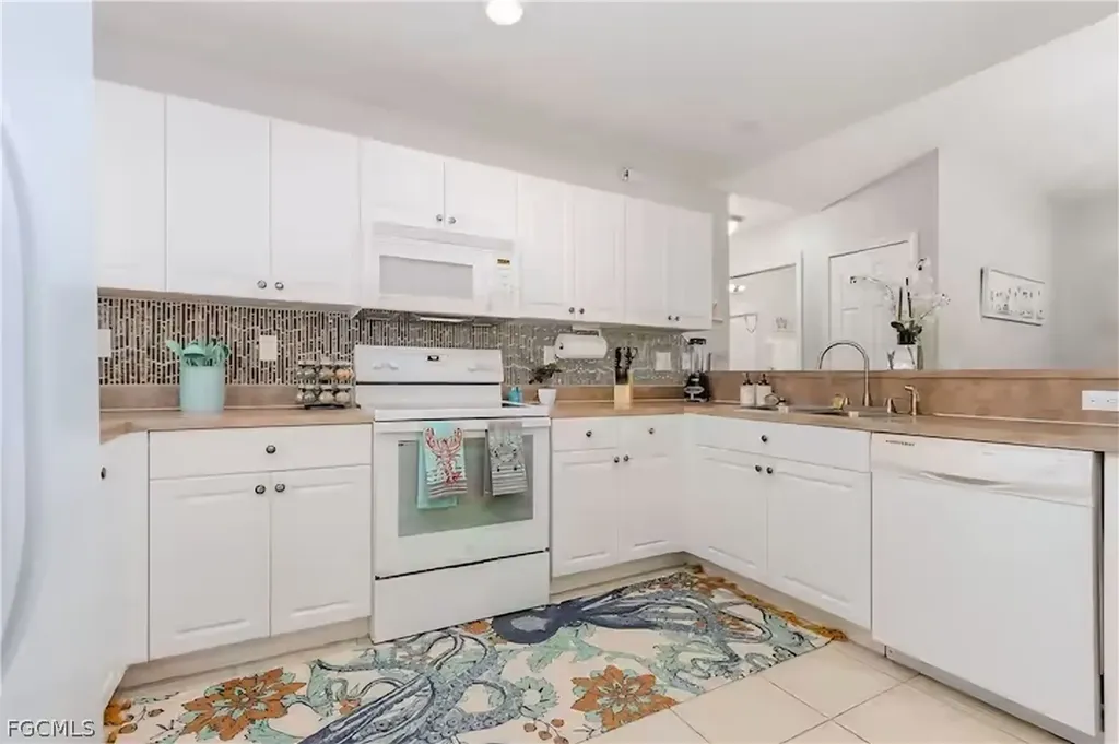 2705 SW 11th Place Cape Coral FL 33914