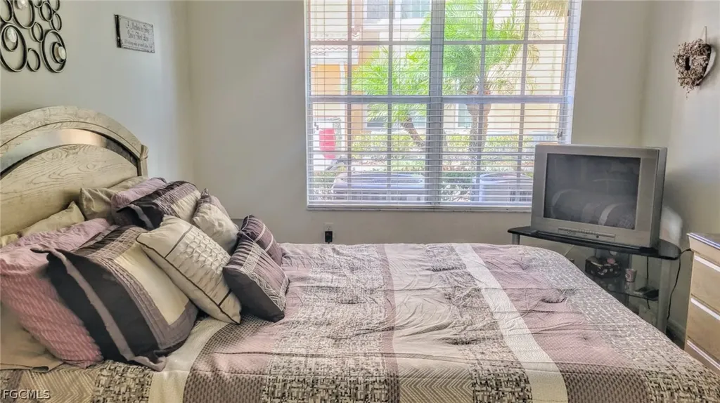 1800 Concordia Lake Circle Cape Coral FL 33909