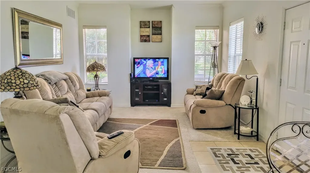 1800 Concordia Lake Circle Cape Coral FL 33909