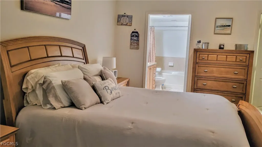 1800 Concordia Lake Circle Cape Coral FL 33909