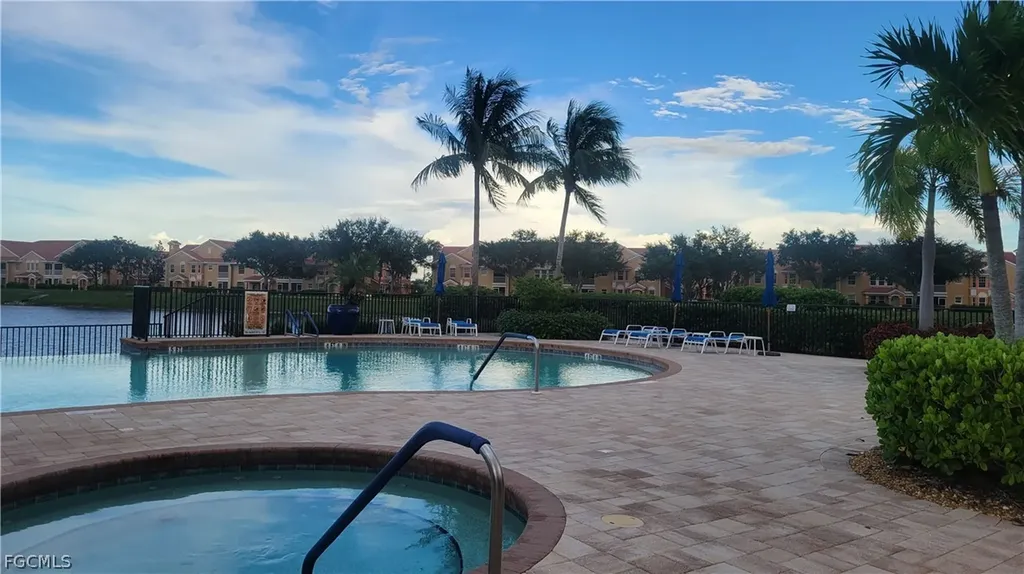 1800 Concordia Lake Circle Cape Coral FL 33909