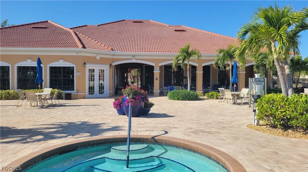 1800 Concordia Lake Circle Cape Coral FL 33909