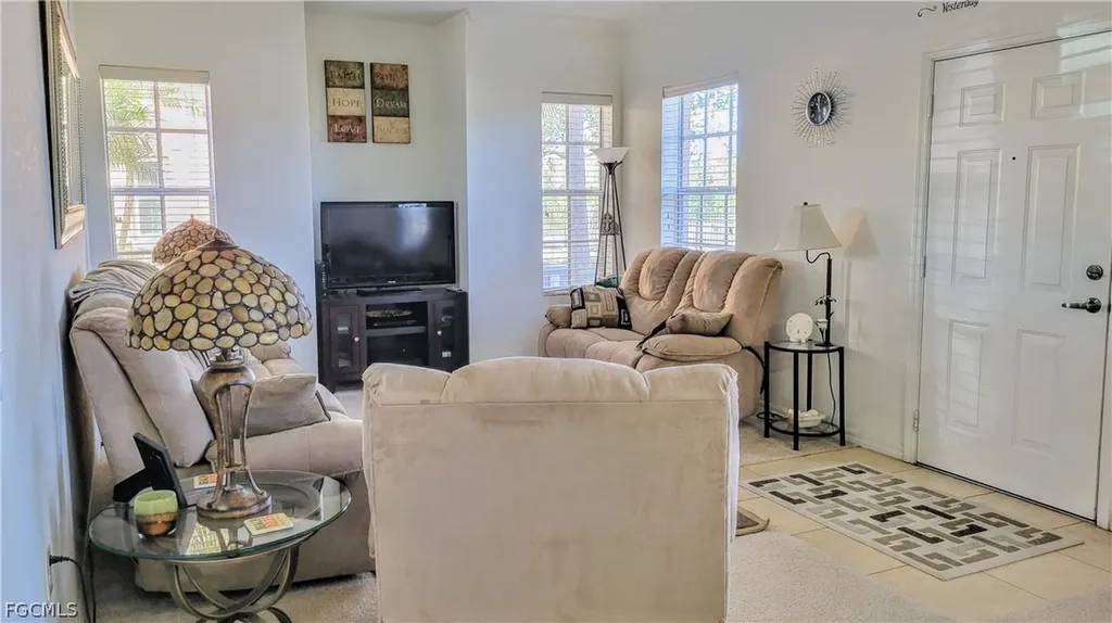 1800 Concordia Lake Circle Cape Coral FL 33909