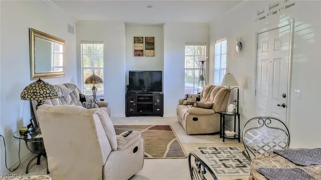 1800 Concordia Lake Circle Cape Coral FL 33909
