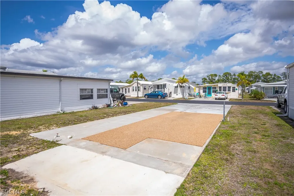 25 La Fonda Lane North Fort Myers FL 33903