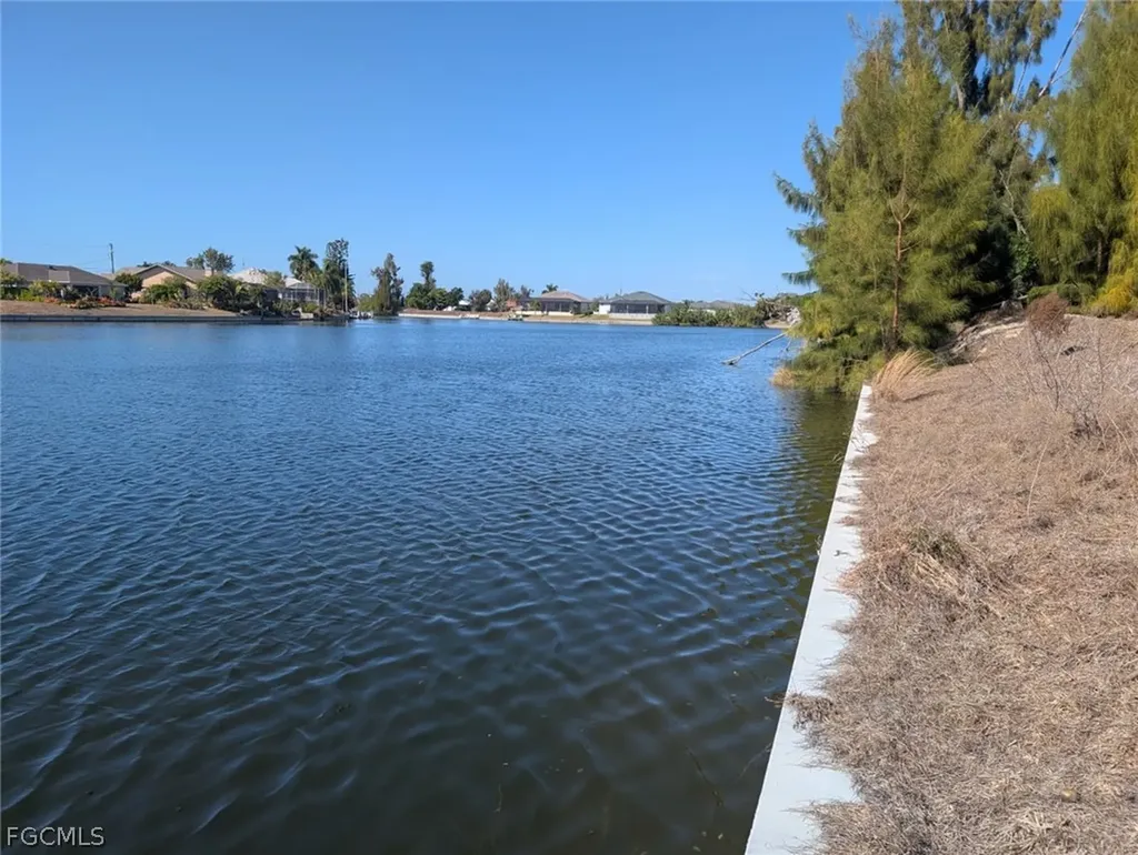 302 SW 21st Avenue Cape Coral FL 33991
