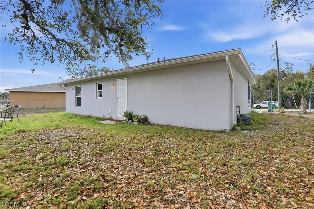 6031 N Moss Circle Labelle FL 33935