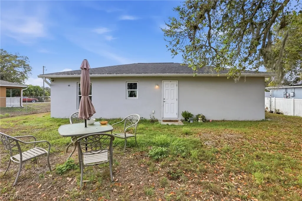 6031 N Moss Circle Labelle FL 33935