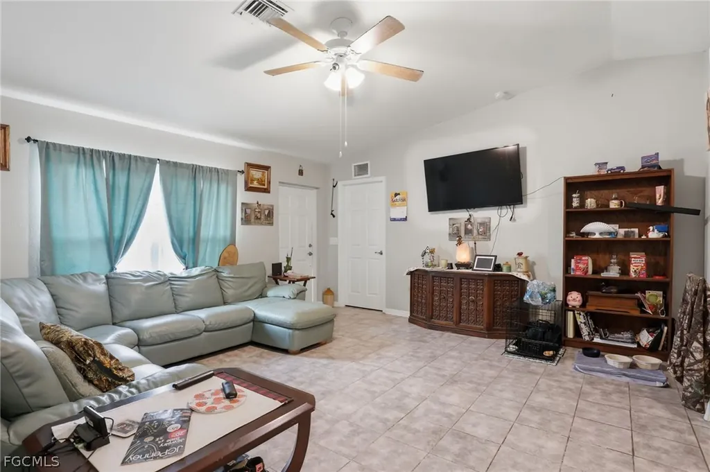 6031 N Moss Circle Labelle FL 33935