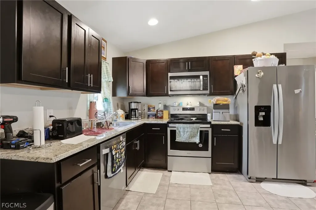 6031 N Moss Circle Labelle FL 33935