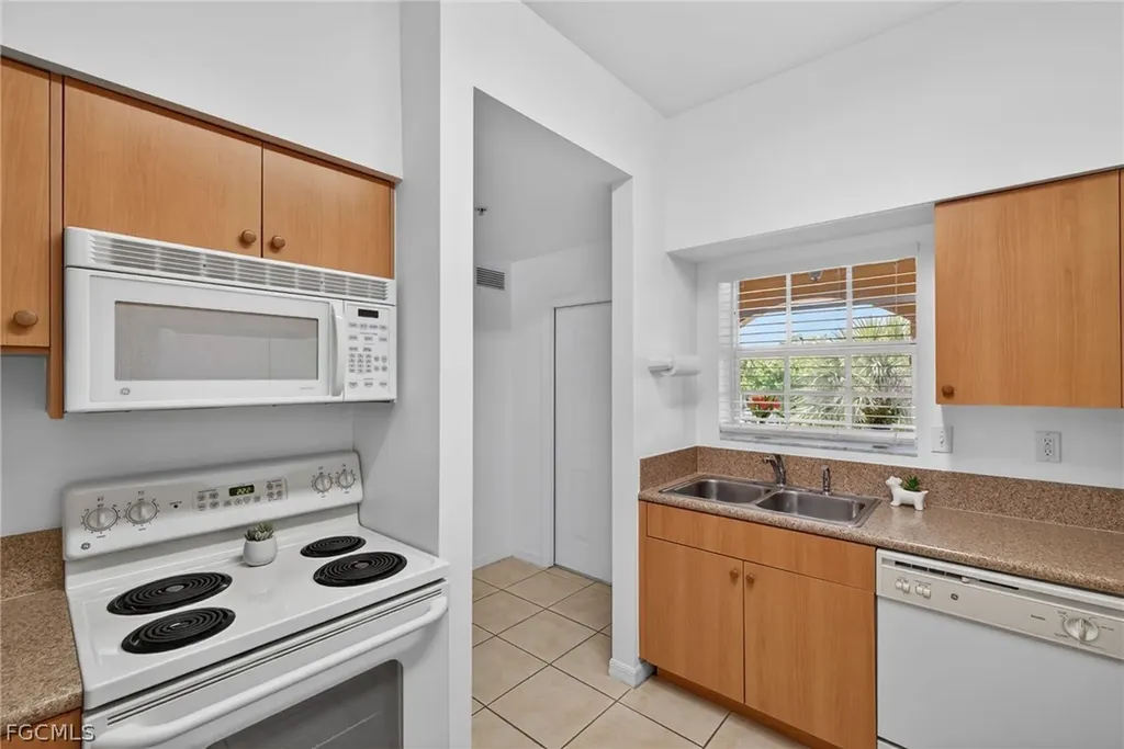 950 Hancock Creek South Boulevard Cape Coral FL 33909