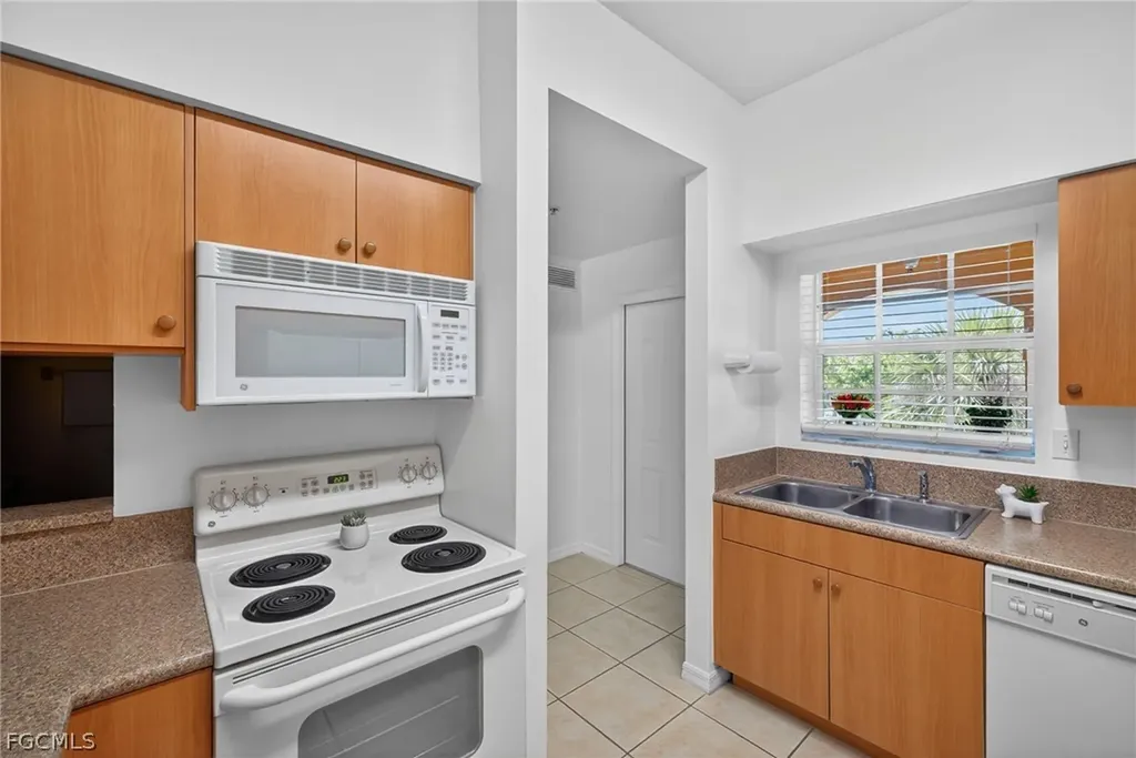 950 Hancock Creek South Boulevard Cape Coral FL 33909