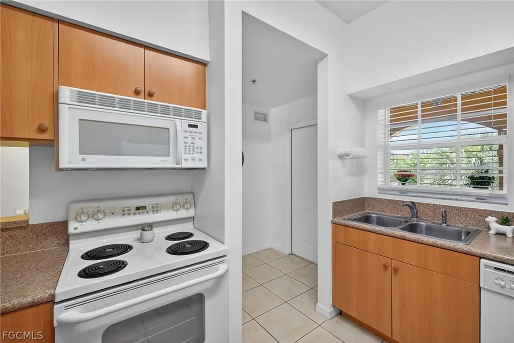 950 Hancock Creek South Boulevard Cape Coral FL 33909