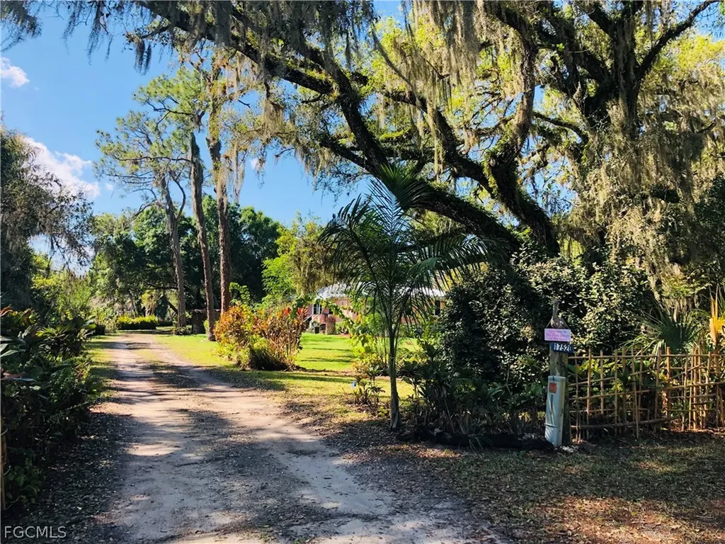 17520 Taylor Road Alva FL 33920