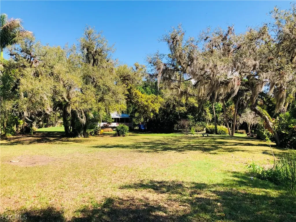 17500 Taylor Road Alva FL 33920