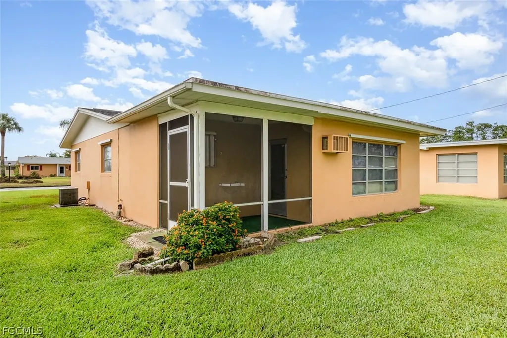 2213 Orchid Road Lehigh Acres FL 33936