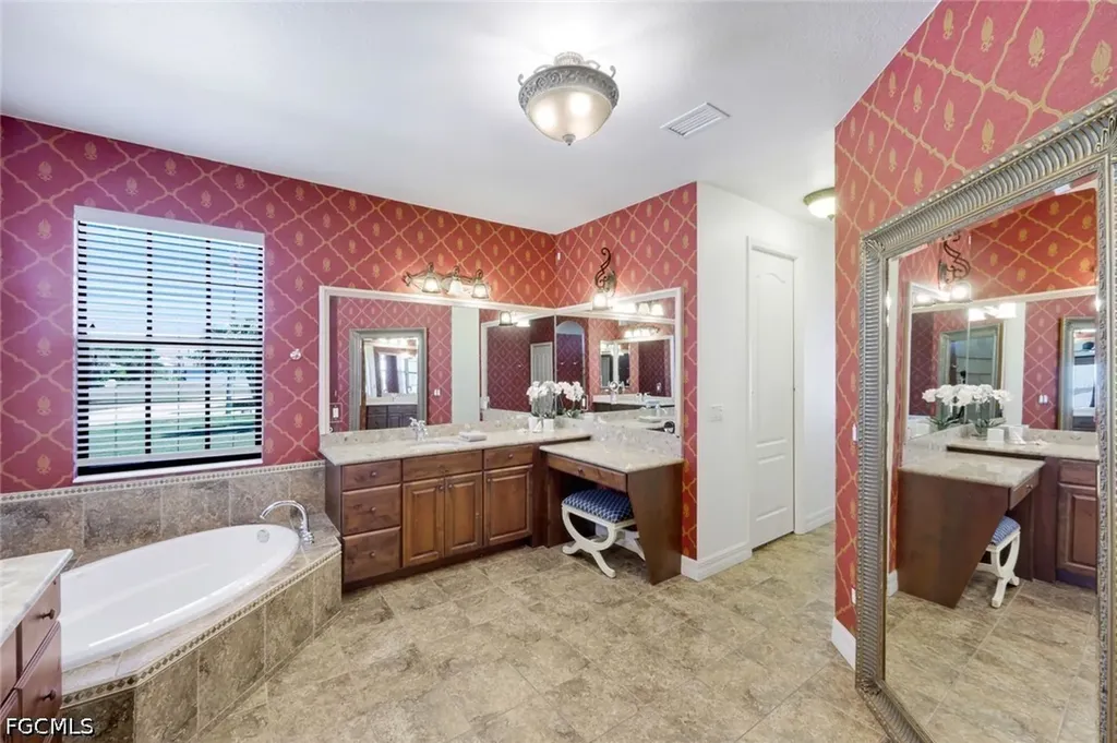 3115 SE 22nd Place Cape Coral FL 33904