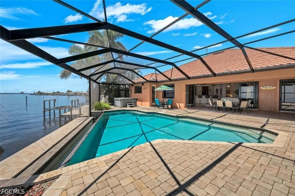 3115 SE 22nd Place Cape Coral FL 33904