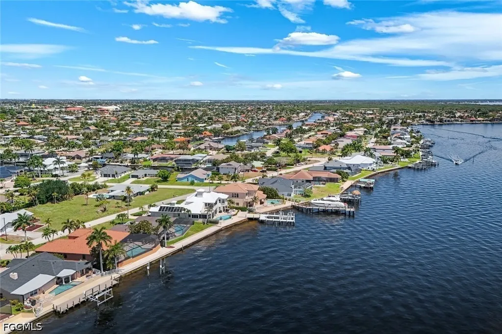 3115 SE 22nd Place Cape Coral FL 33904