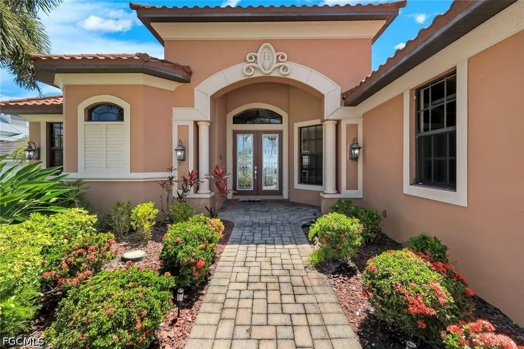 3115 SE 22nd Place Cape Coral FL 33904