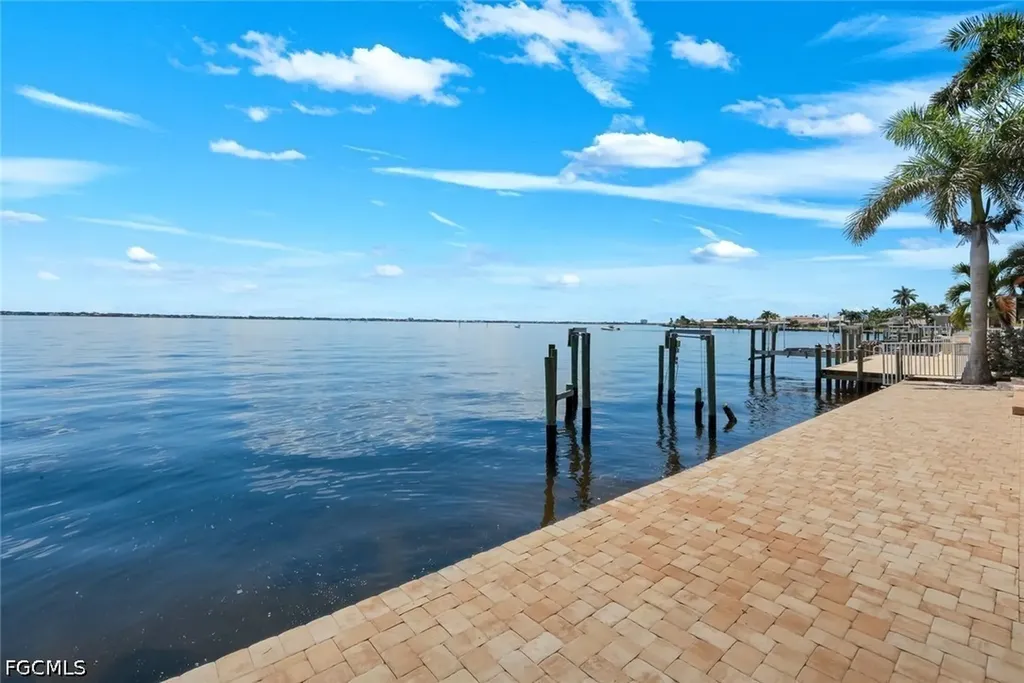 3115 SE 22nd Place Cape Coral FL 33904