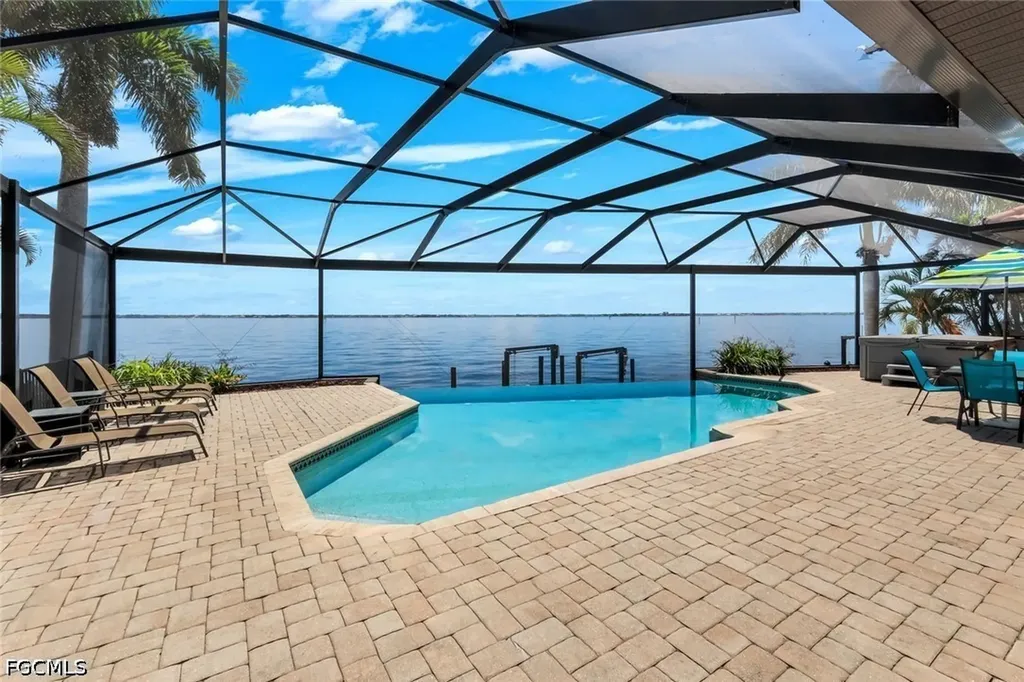 3115 SE 22nd Place Cape Coral FL 33904