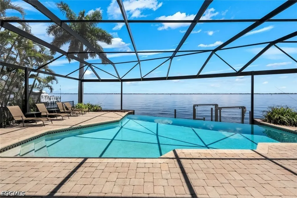3115 SE 22nd Place Cape Coral FL 33904