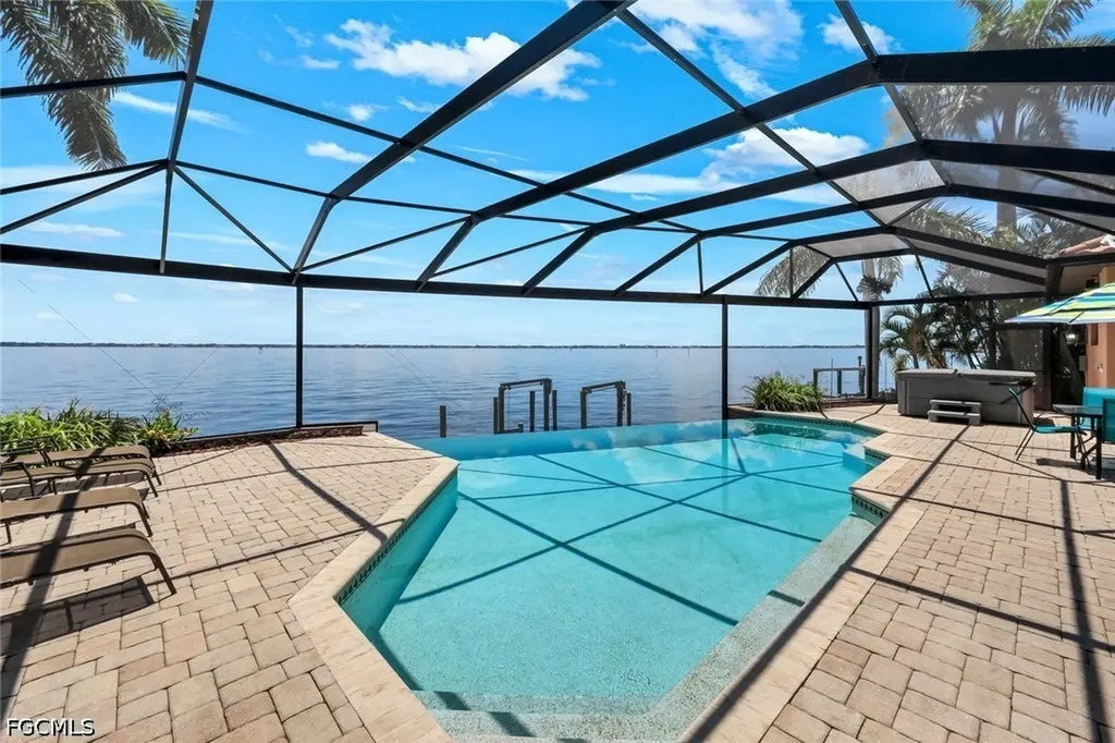 3115 SE 22nd Place Cape Coral FL 33904
