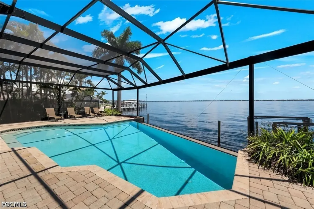 3115 SE 22nd Place Cape Coral FL 33904