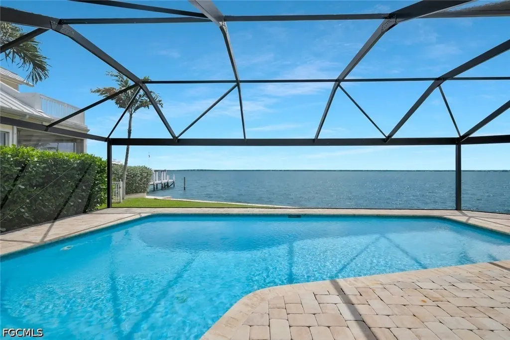 3111 SE 22nd Place Cape Coral FL 33904