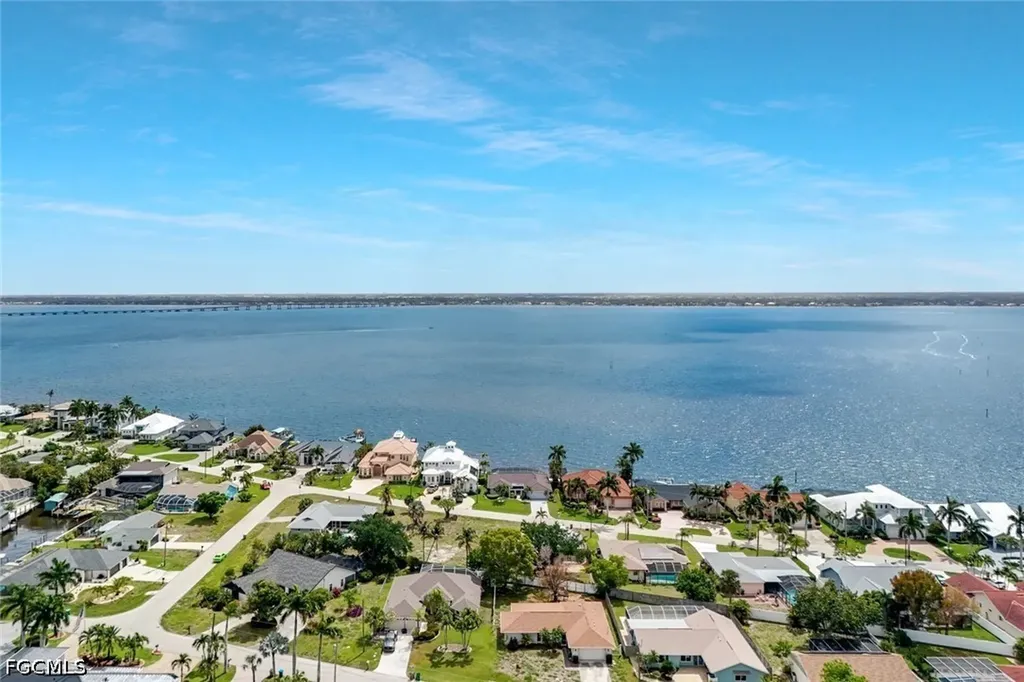 3111 SE 22nd Place Cape Coral FL 33904