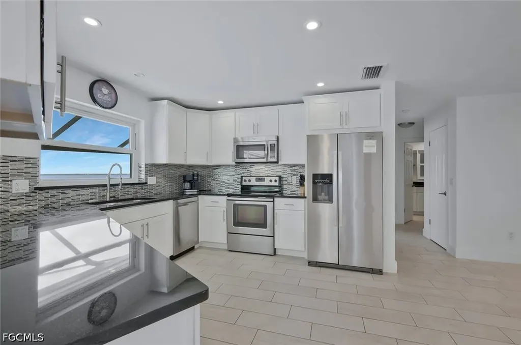 3111 SE 22nd Place Cape Coral FL 33904