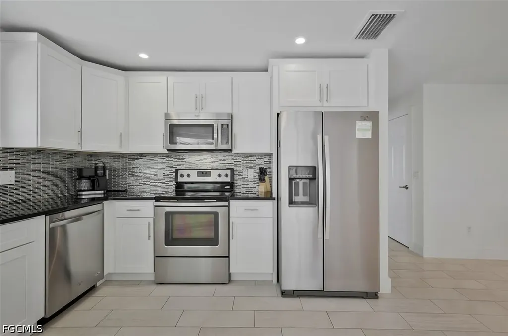 3111 SE 22nd Place Cape Coral FL 33904