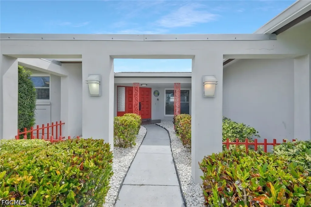 3111 SE 22nd Place Cape Coral FL 33904