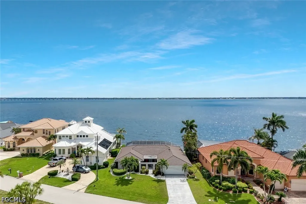 3111 SE 22nd Place Cape Coral FL 33904