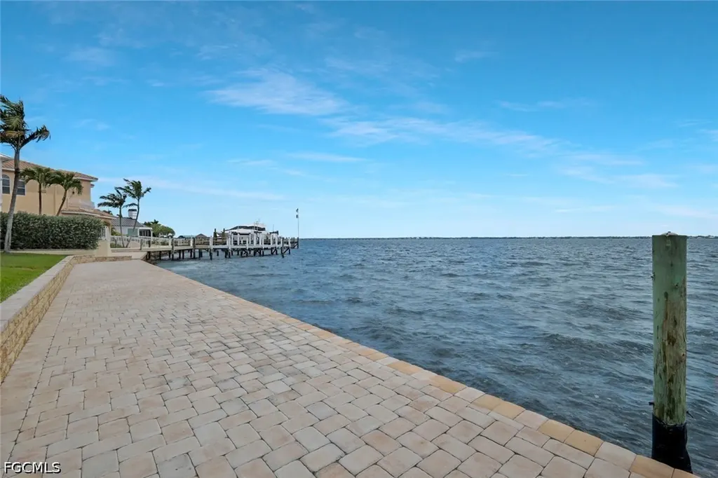 3111 SE 22nd Place Cape Coral FL 33904