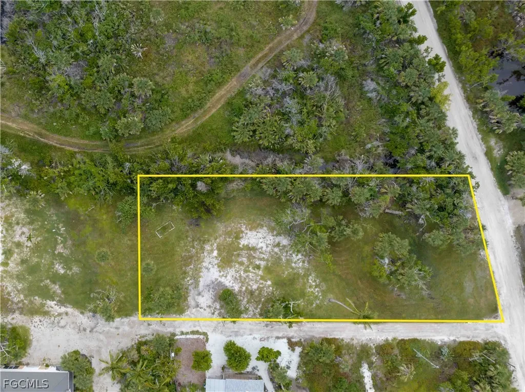 393 & 401 Raintree Place Sanibel FL 33957
