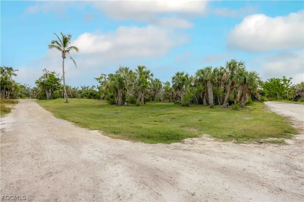 393 & 401 Raintree Place Sanibel FL 33957