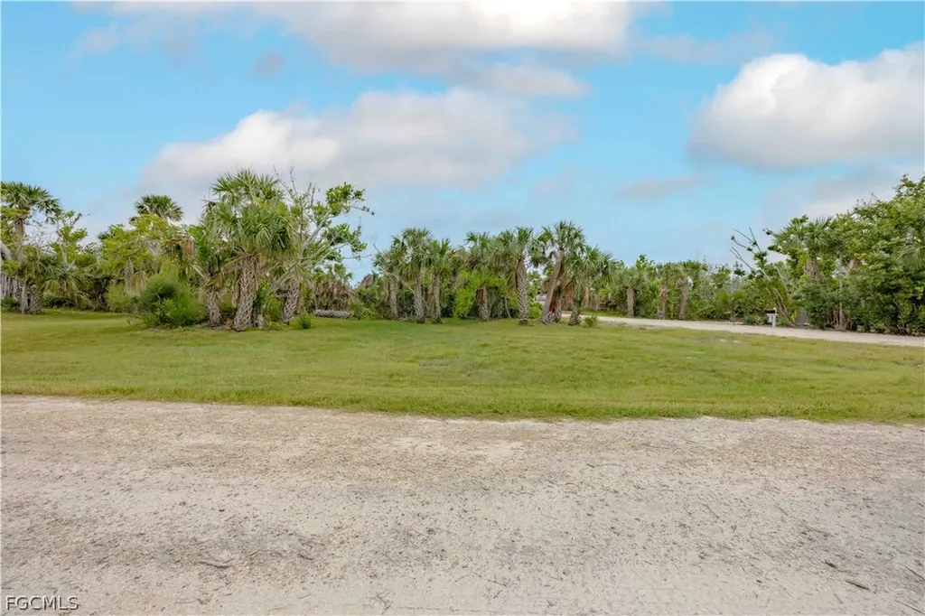 393 & 401 Raintree Place Sanibel FL 33957